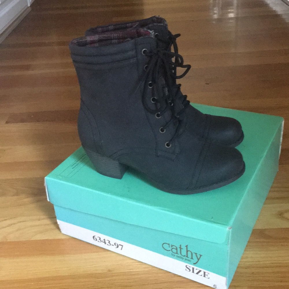 Women’s Ankle Boot.
